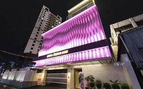 Hotel French Code